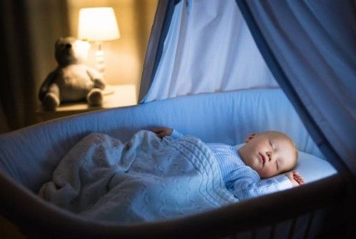 Comment habiller bébé pour la nuit ?